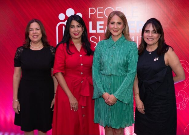 Virginia Peña, Ingrid Elizabeth García Ovalles, Gina Cordero y Nina D' Agostini.